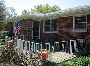 406 Brewer Pl, Greenwood, IN 46142