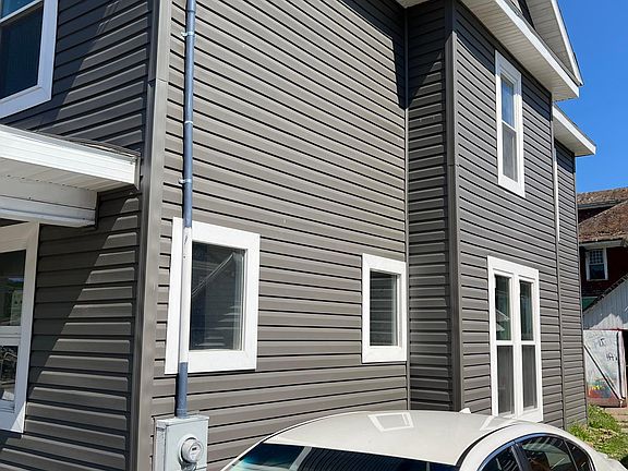 2nd image of 515 Myrtle St