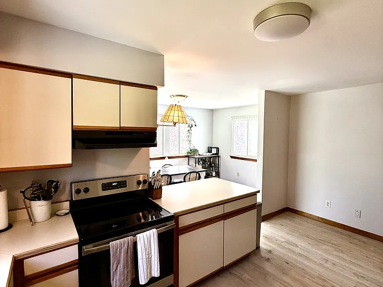69 Northwest Dr #60 — Photo 6