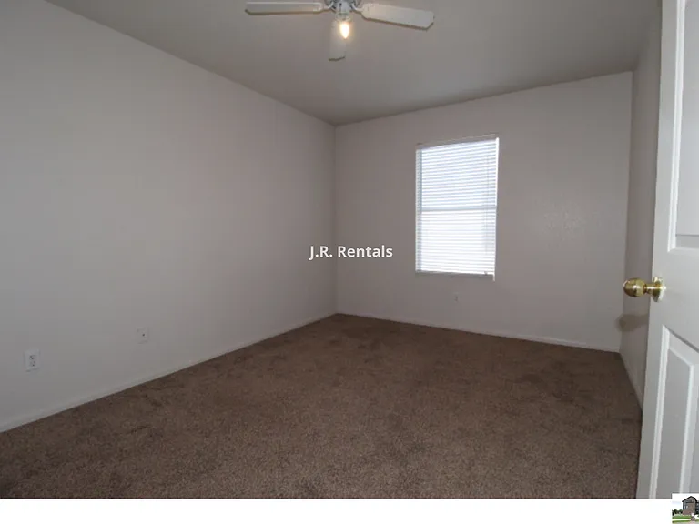 5611 Bertha Dr — Photo 66