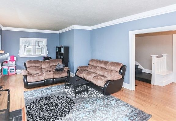 5th image of 601 Maxwell St