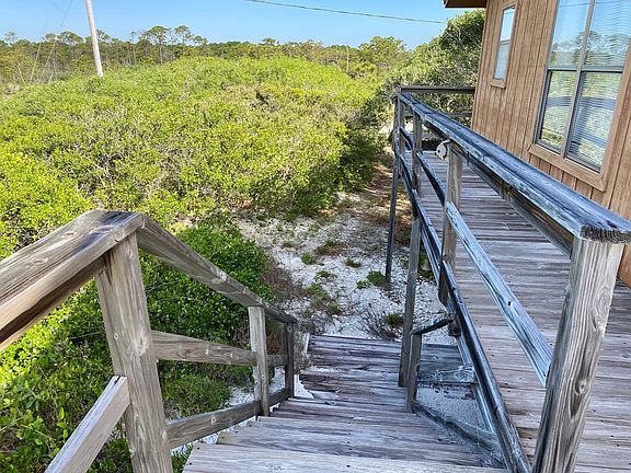 5th image of 646 Gulf Shore Dr