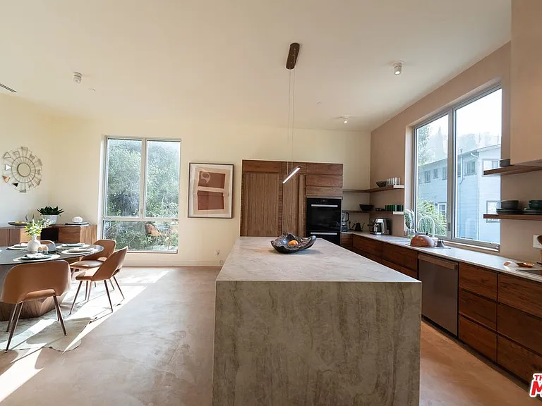 1264 Hyperion Ave — Photo 9
