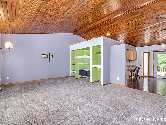 4th image of 2047 Reinier Ct NE
