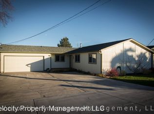 1540 SW 23rd St, Redmond, OR 97756