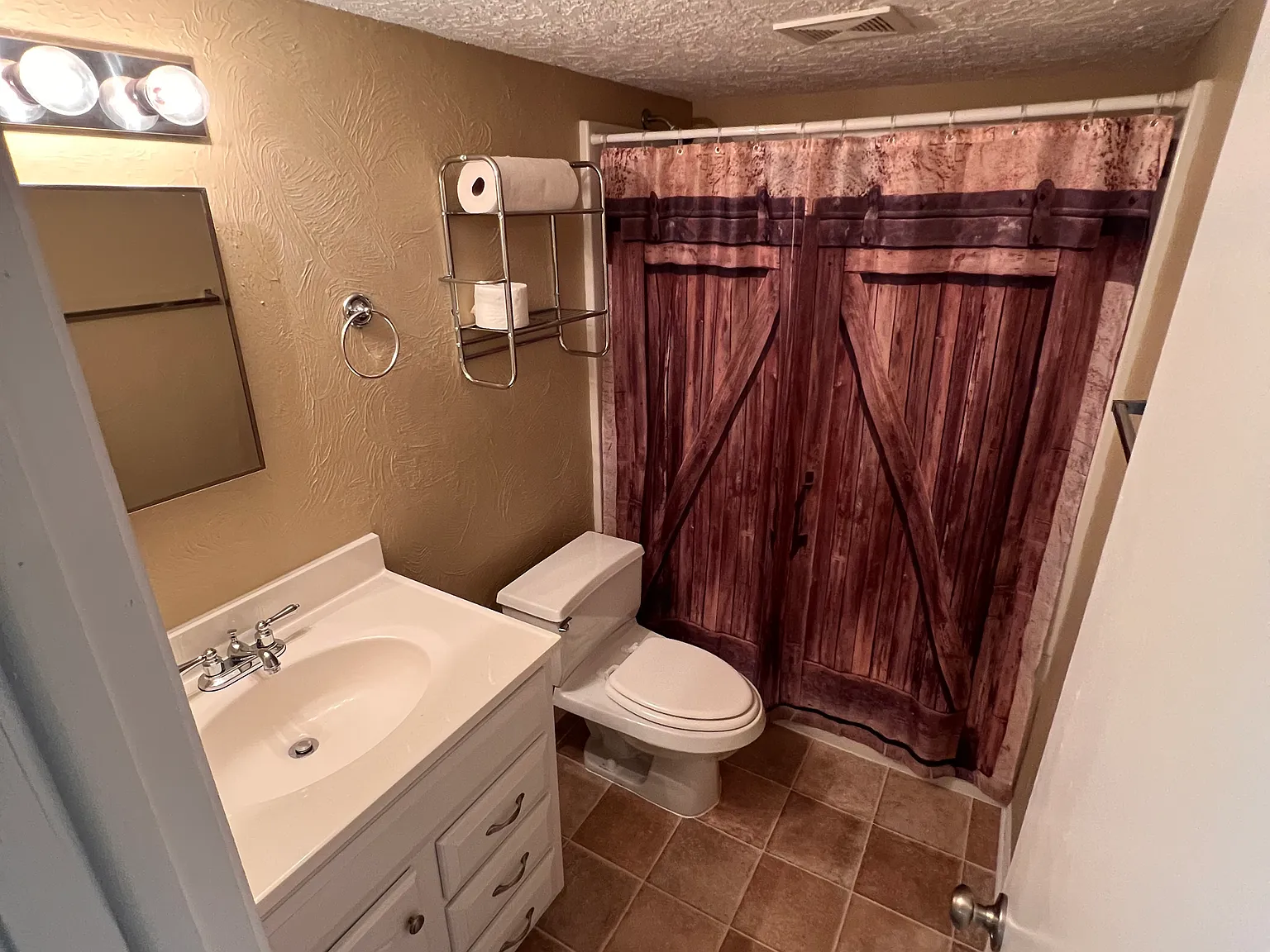 2 bed, $900 — Photo 4