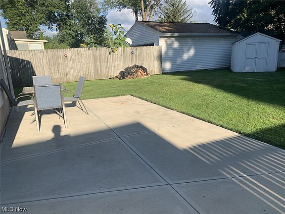 5th image of 23822 Frank St