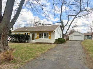1412 Cherokee Ln, Ottawa, IL 61350