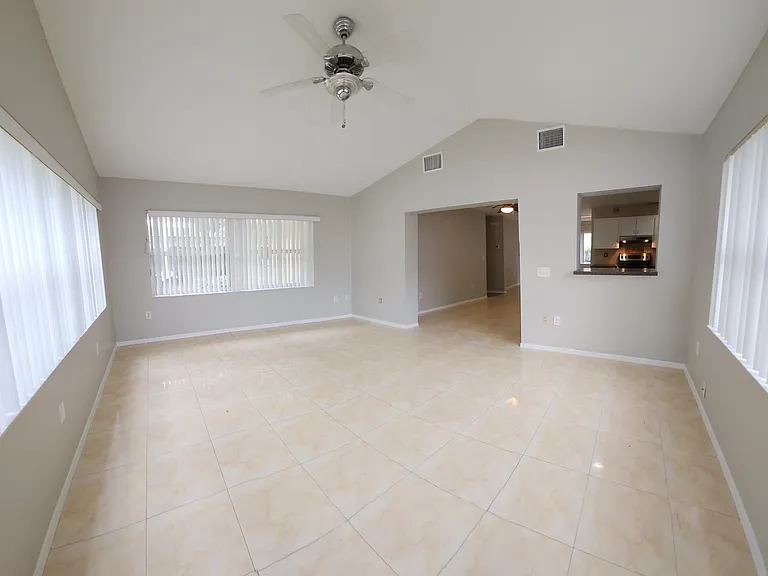 603 Powell St — Photo 12