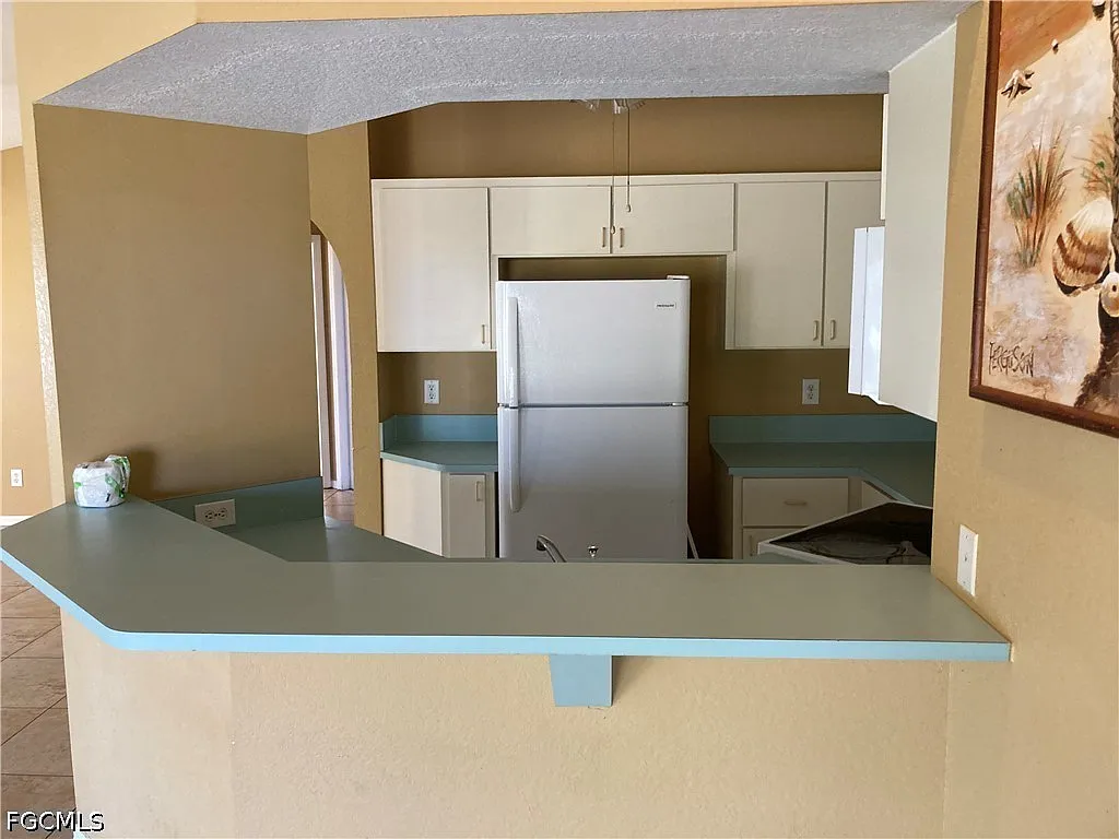 2 bed, 2.0 bath, 2398 sqft, $1,500 — Photo 2