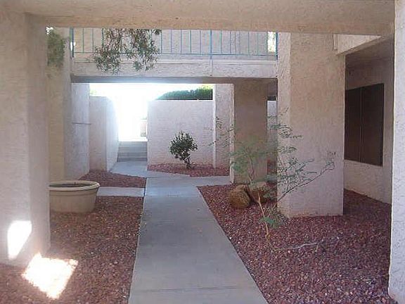 4th image of 7474 E EARLL Drive #107