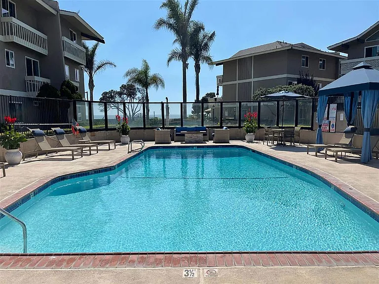 Beachfronter Apartments — Photo 4