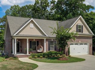 208 Guilford Rd, Jamestown, NC 27282