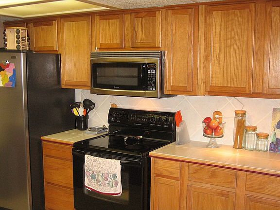 kitchen w/new appliances