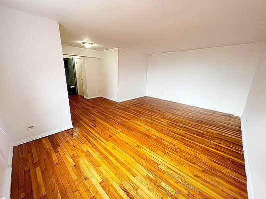 3rd image of 2324 Walton Ave #2D