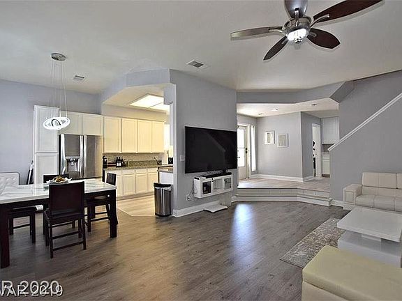 3rd image of 5201 S Torrey Pines Dr Unit 1231