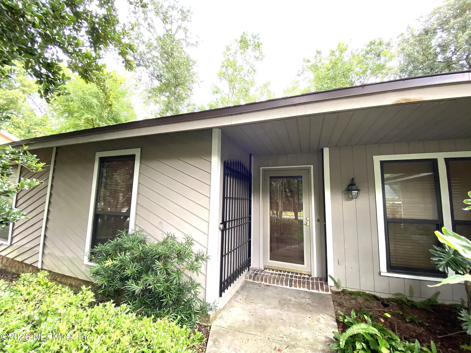 3 bed, 5.0 bath, 1498 sqft, $2,200 — Photo 3
