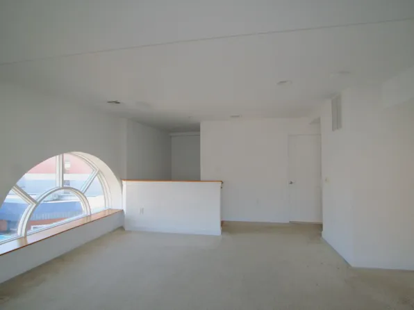 769 Montgomery Street image 19 of 26