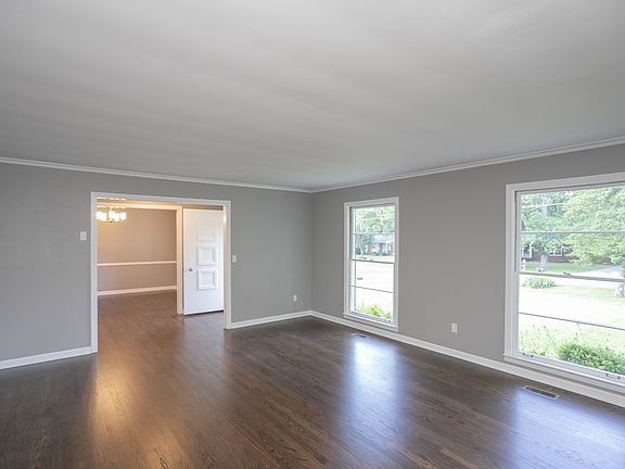 4th image of 1214 Toddington Dr