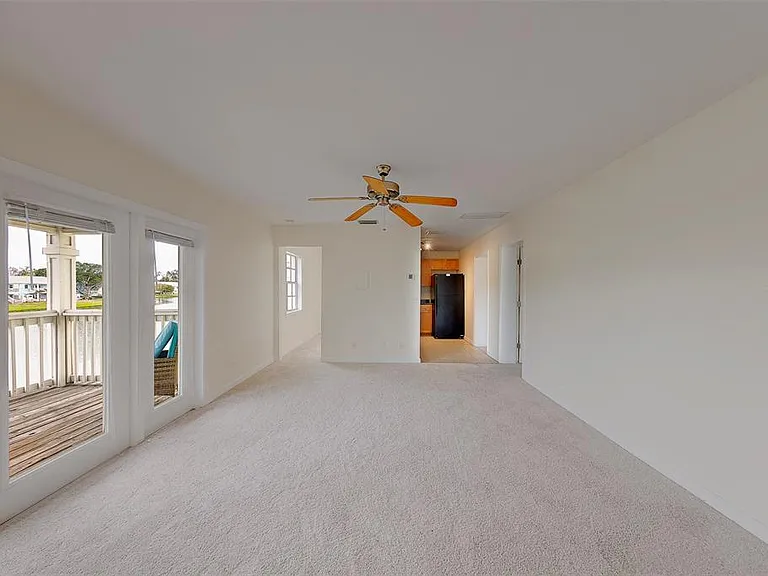 222 Pompano Dr SE #H — Photo 9