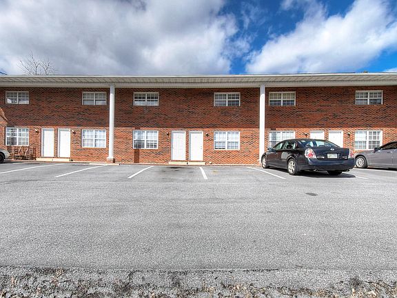3rd image of 2825 Boones Creek Rd APT 6