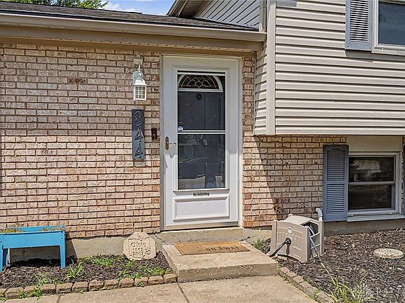 5th image of 844 Sunset Dr