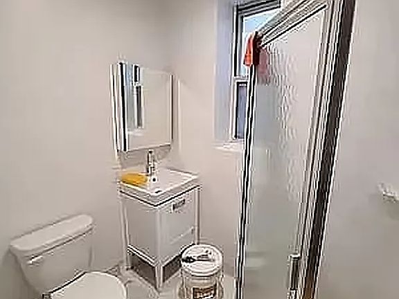 5th image of 347 W 16th St #11