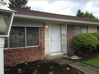 2nd image of 623 SE 153rd Ave