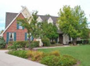 W157N7423 Stonewood Cir, Menomonee Falls, WI 53051