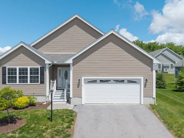 2 Mulberry Lane, Hooksett, NH 03106