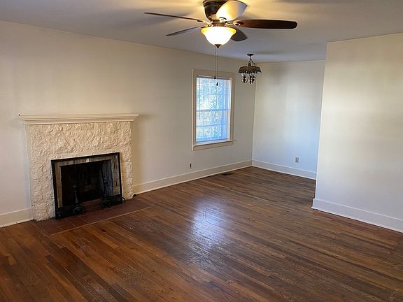 3rd image of 525 Woodford Ave