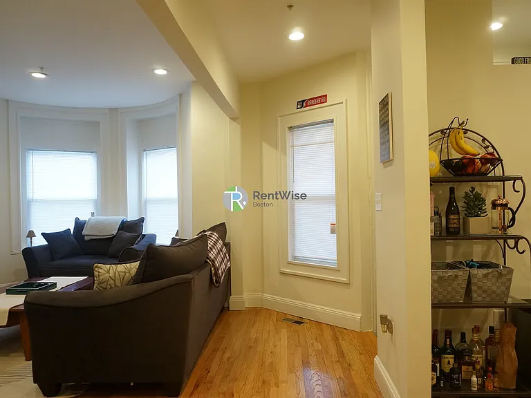10 Brainerd Rd #18 — Photo 5