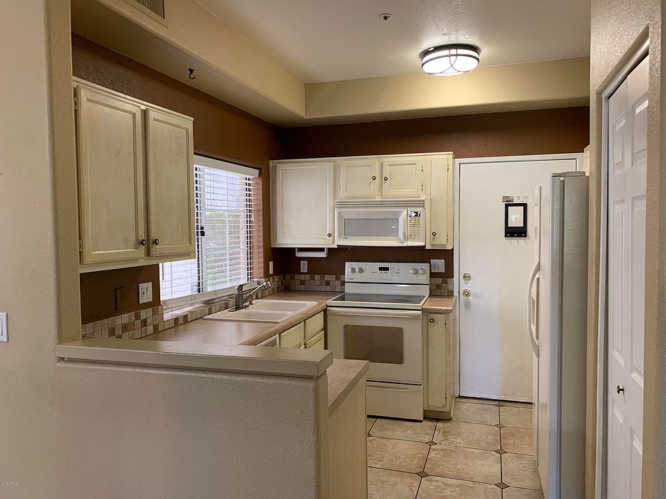 1st image of 1633 E Lakeside Dr Unit 140