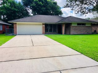 10121 Oboe Dr, Houston, TX 77025