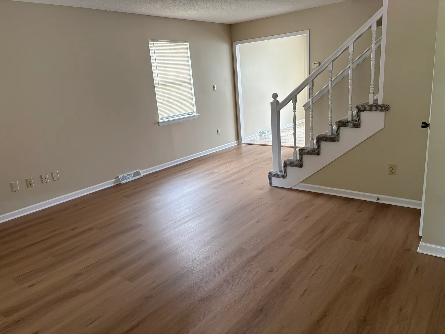 3 bed, 1400 sqft, $1,795 — Photo 2