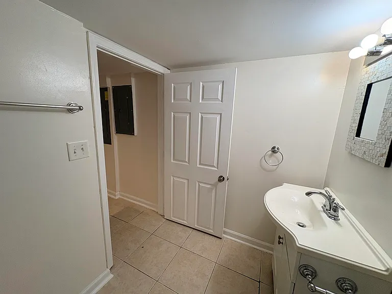 212 Barbourville Dr #STUDIO — Photo 10