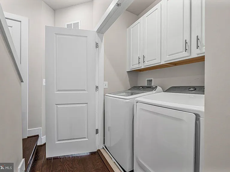 115 Dickenson Dr — Photo 25