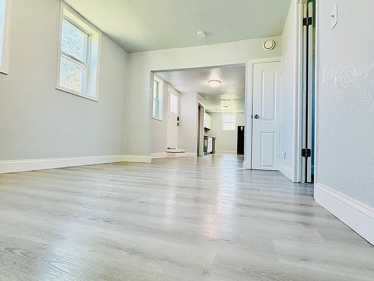 1713 Maple St #1 — Photo 9