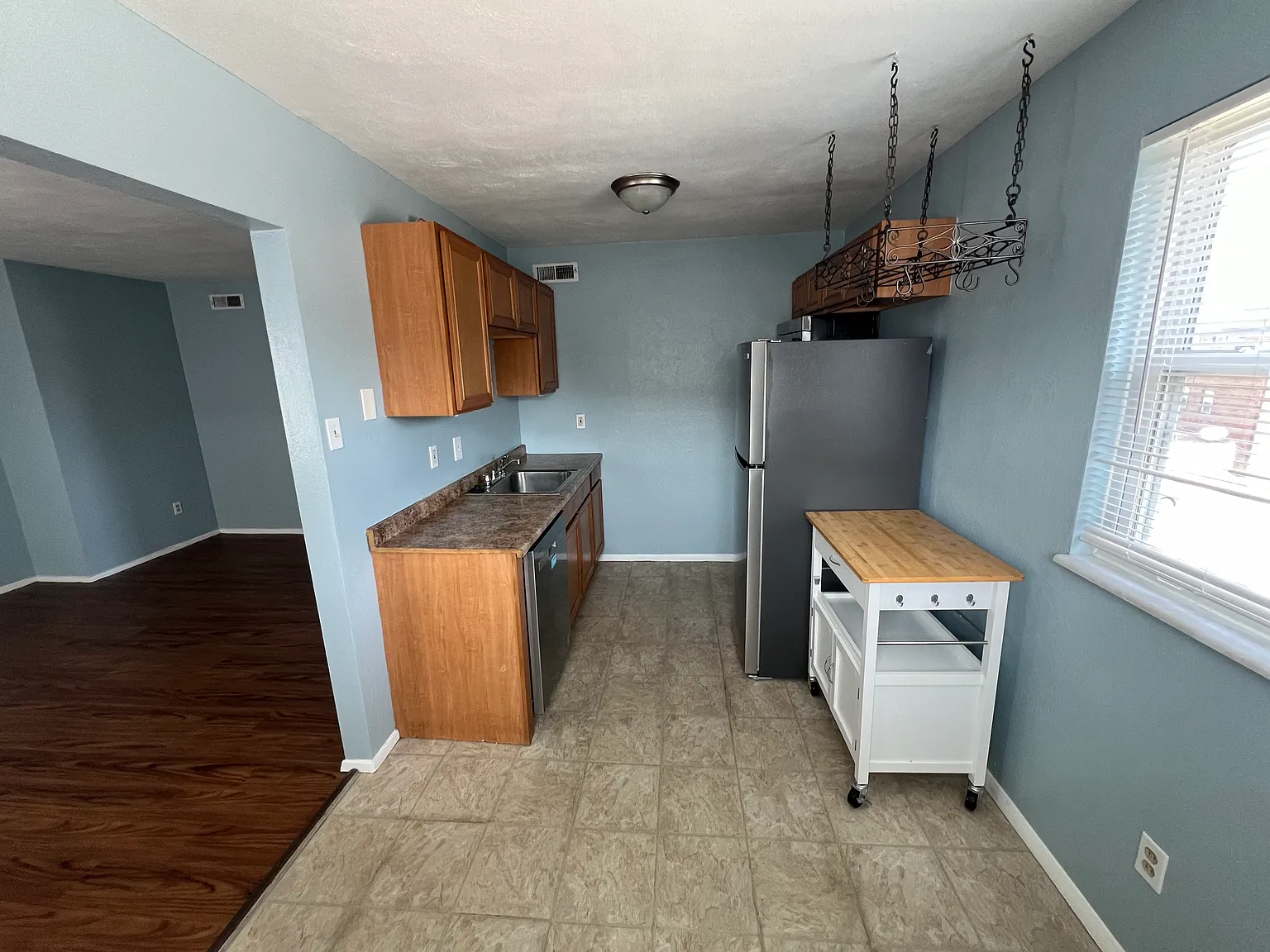 2 bed, 832 sqft, $1,000 — Photo 4
