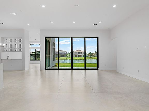 5th image of 9516 Riverside Park Drive