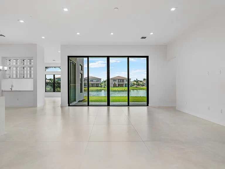 9516 Riverside Park Dr — Photo 5