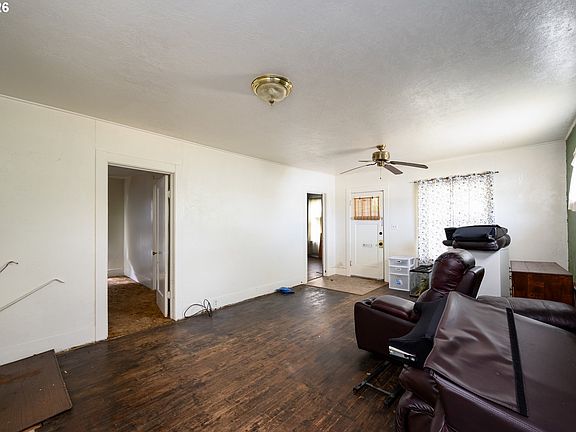 5th image of 1313 SE Pine St