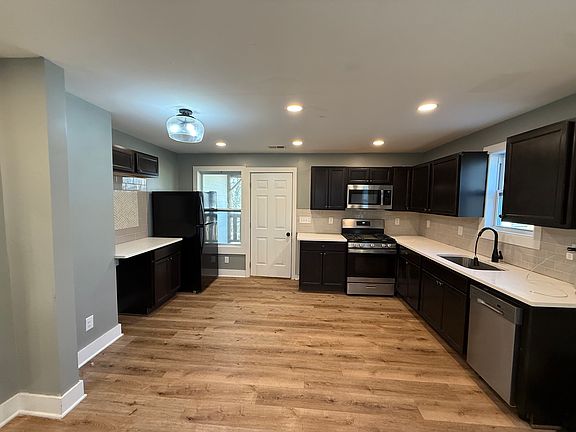 3rd image of 104 White Ave