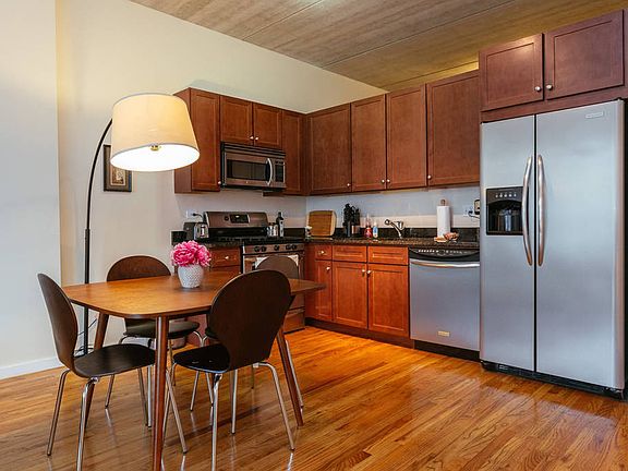 4th image of 630 N Franklin St APT 504