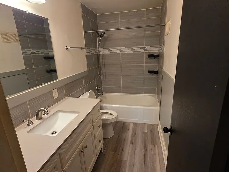 131 Eaton Ave — Photo 4