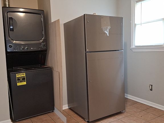 Washer / Dryer Included