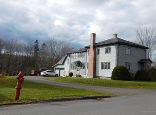 11 Pleasant St, Mars Hill, ME 04758