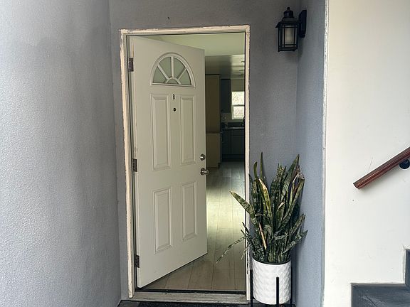 3rd image of 2528 Piedmont Ave APT B