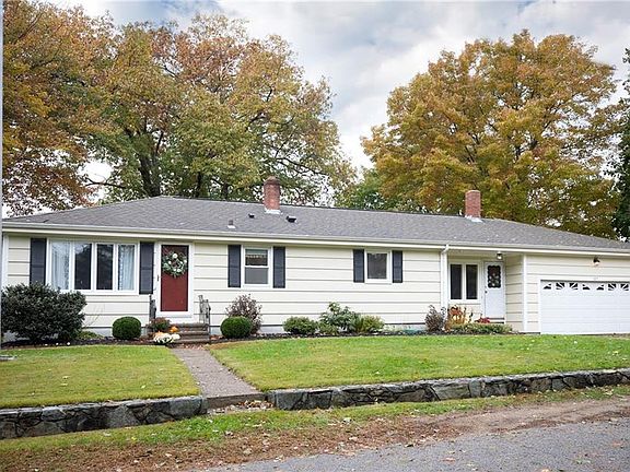3rd image of 137 Bonnie Brook Dr