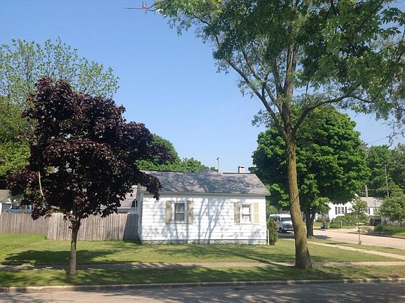3rd image of 302 N William St